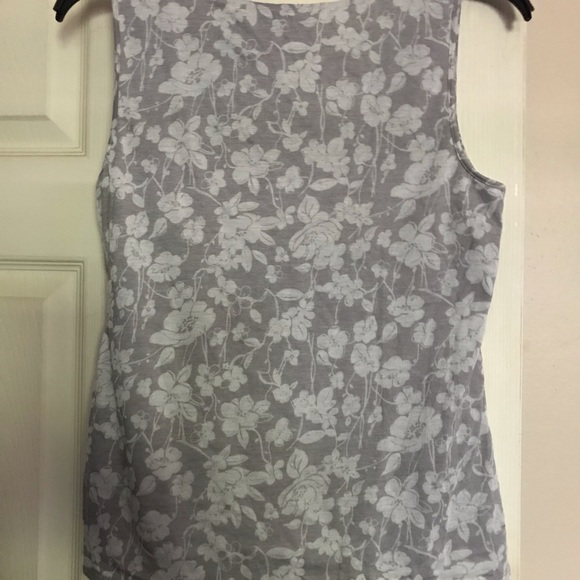 Gray Floral Sleeveless Top M - Picture 2 of 5